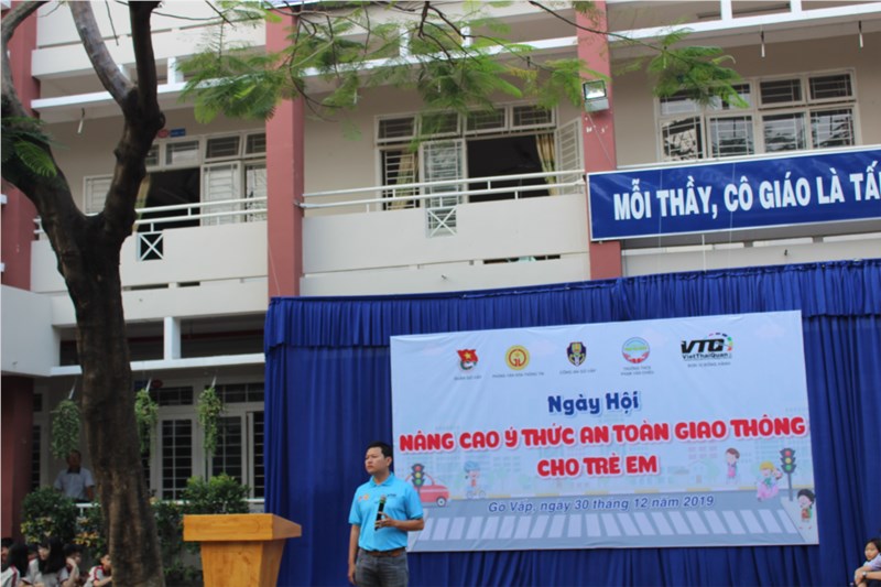 <a href="/tin-tuc-su-kien/ngay-hoi-nang-cao-y-thuc-an-toan-giao-thong-cho-tre-em/ct/12867/413660">Ngày Hội nâng cao ý thức An toàn giao thông<span class=bacham>...</span></a>